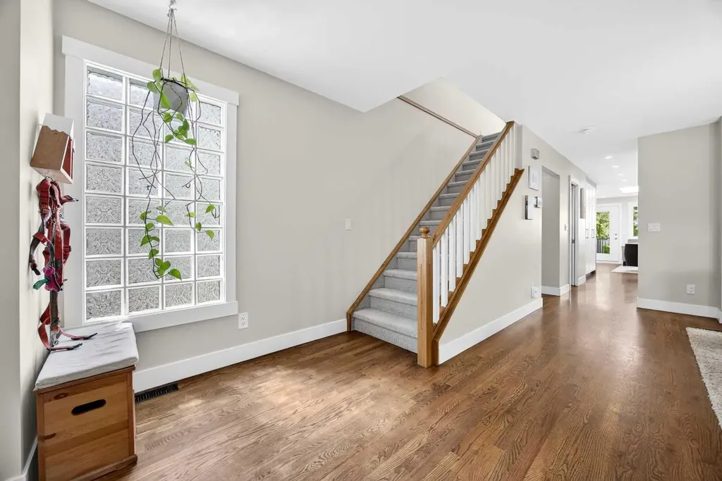 510 10 Avenue NE Calgary AB T2E 0X9