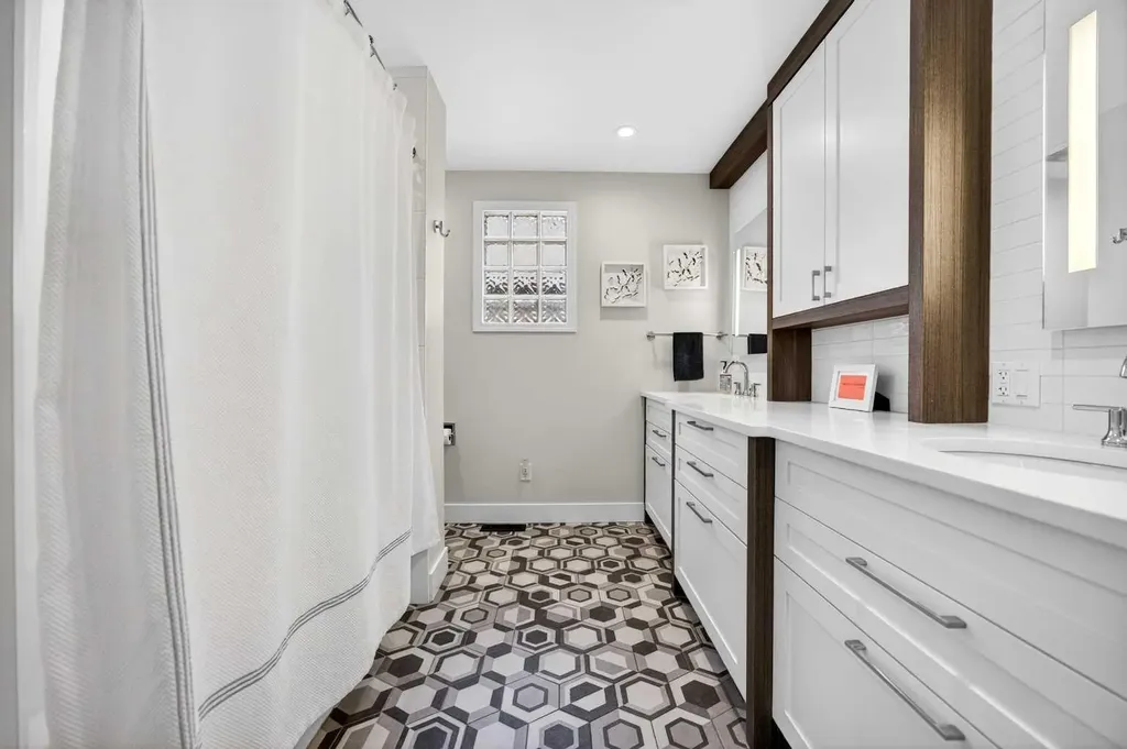510 10 Avenue NE Calgary AB T2E 0X9