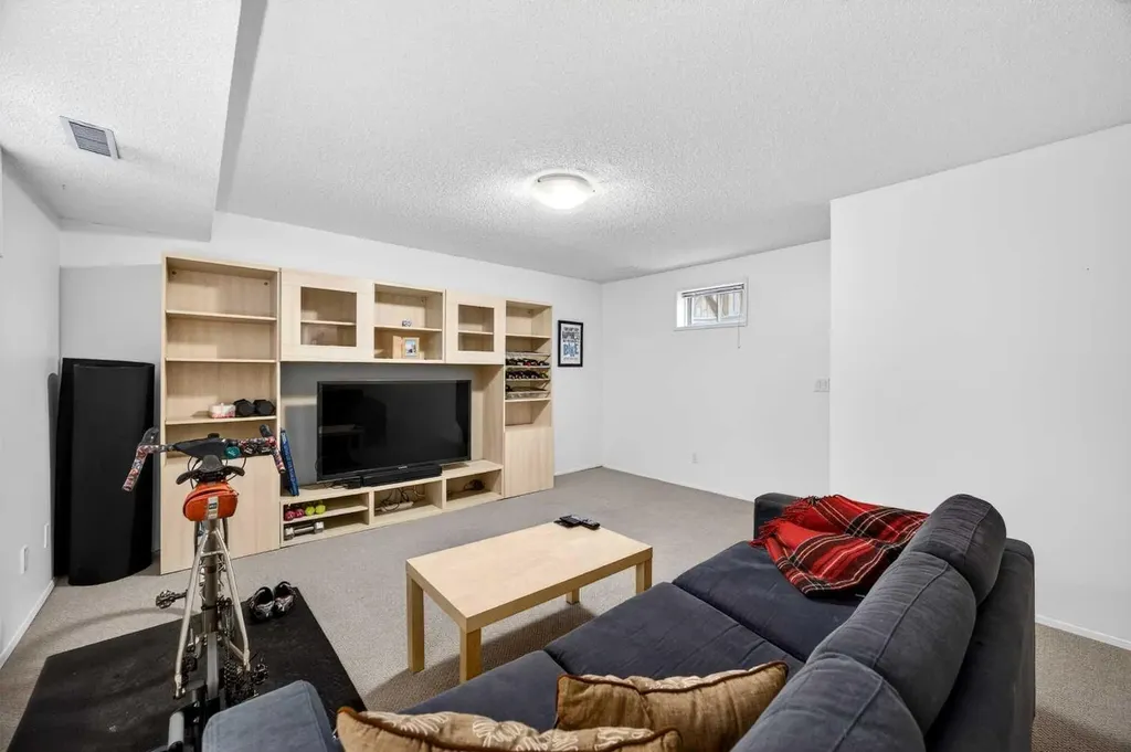 510 10 Avenue NE Calgary AB T2E 0X9