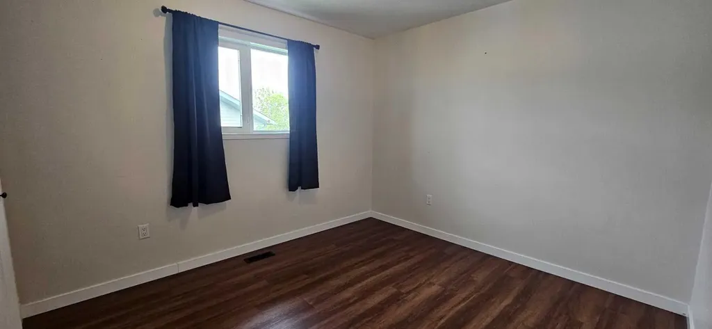 8805 125 Avenue Grande Prairie AB T8X1P2