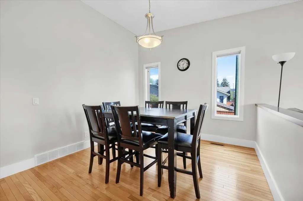 16207 Shawfield Drive SW Calgary AB t2y2v7