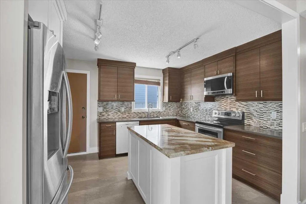 16207 Shawfield Drive SW Calgary AB t2y2v7