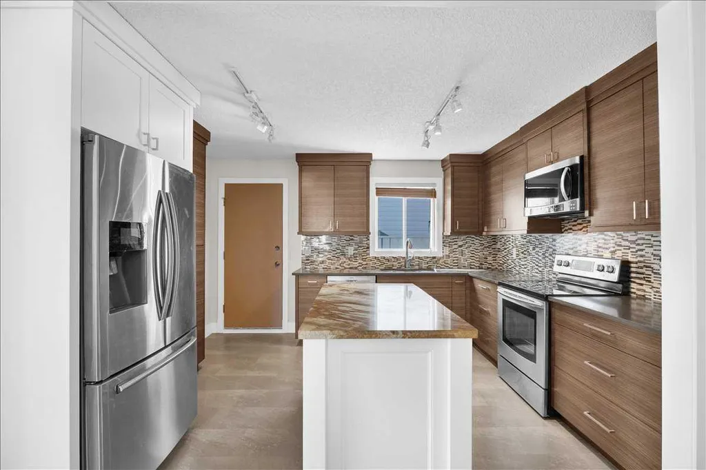 16207 Shawfield Drive SW Calgary AB t2y2v7