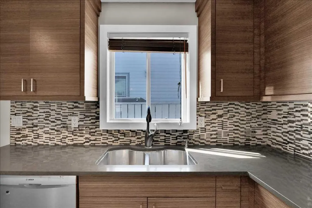 16207 Shawfield Drive SW Calgary AB t2y2v7