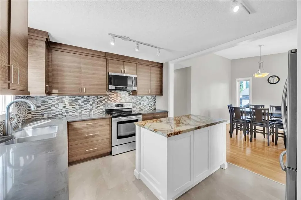 16207 Shawfield Drive SW Calgary AB t2y2v7