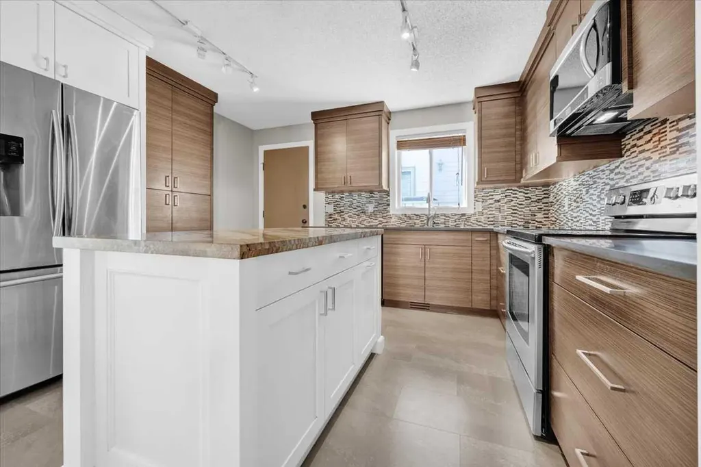 16207 Shawfield Drive SW Calgary AB t2y2v7