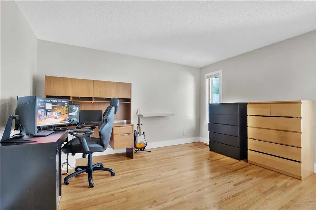 16207 Shawfield Drive SW Calgary AB t2y2v7