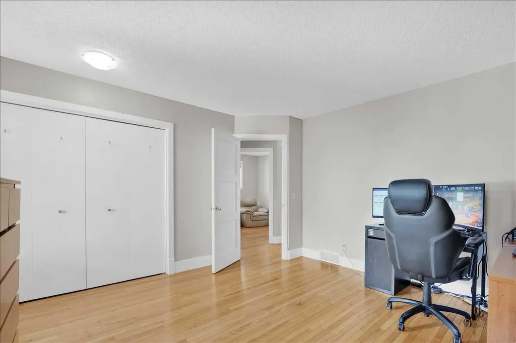 16207 Shawfield Drive SW Calgary AB t2y2v7