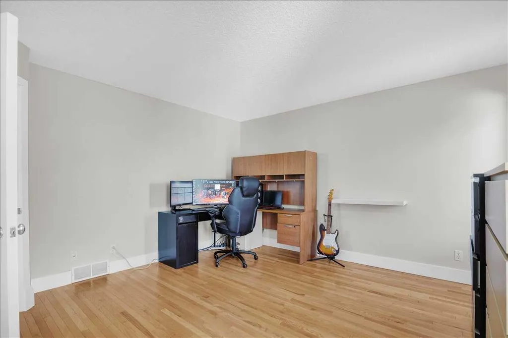 16207 Shawfield Drive SW Calgary AB t2y2v7