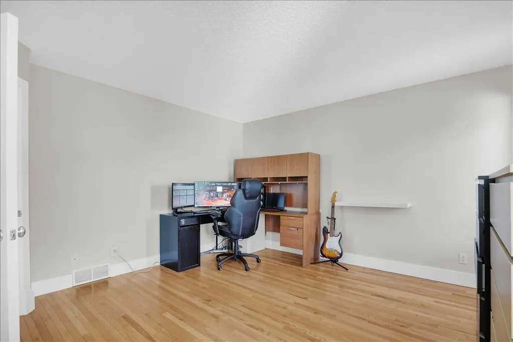 16207 Shawfield Drive SW Calgary AB t2y2v7