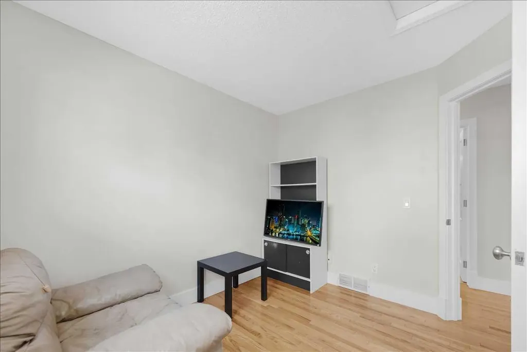 16207 Shawfield Drive SW Calgary AB t2y2v7