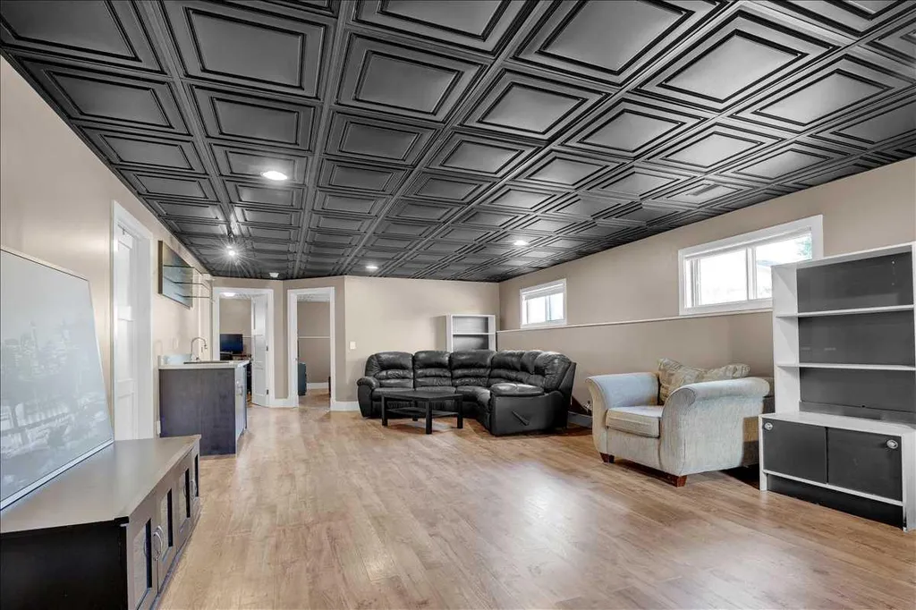 16207 Shawfield Drive SW Calgary AB t2y2v7