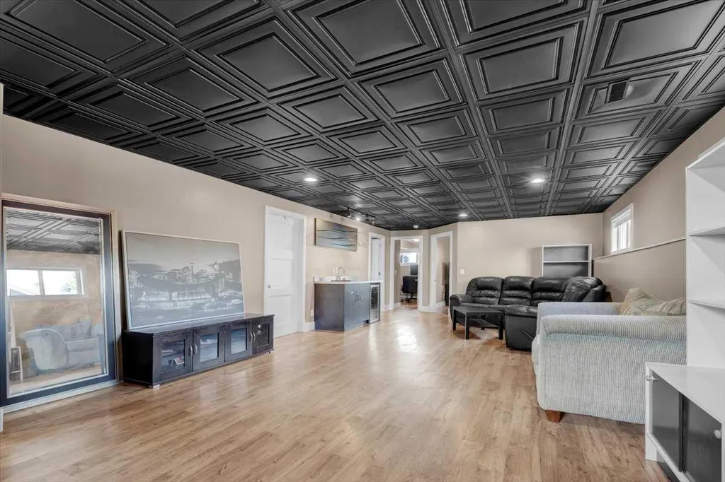 16207 Shawfield Drive SW Calgary AB t2y2v7