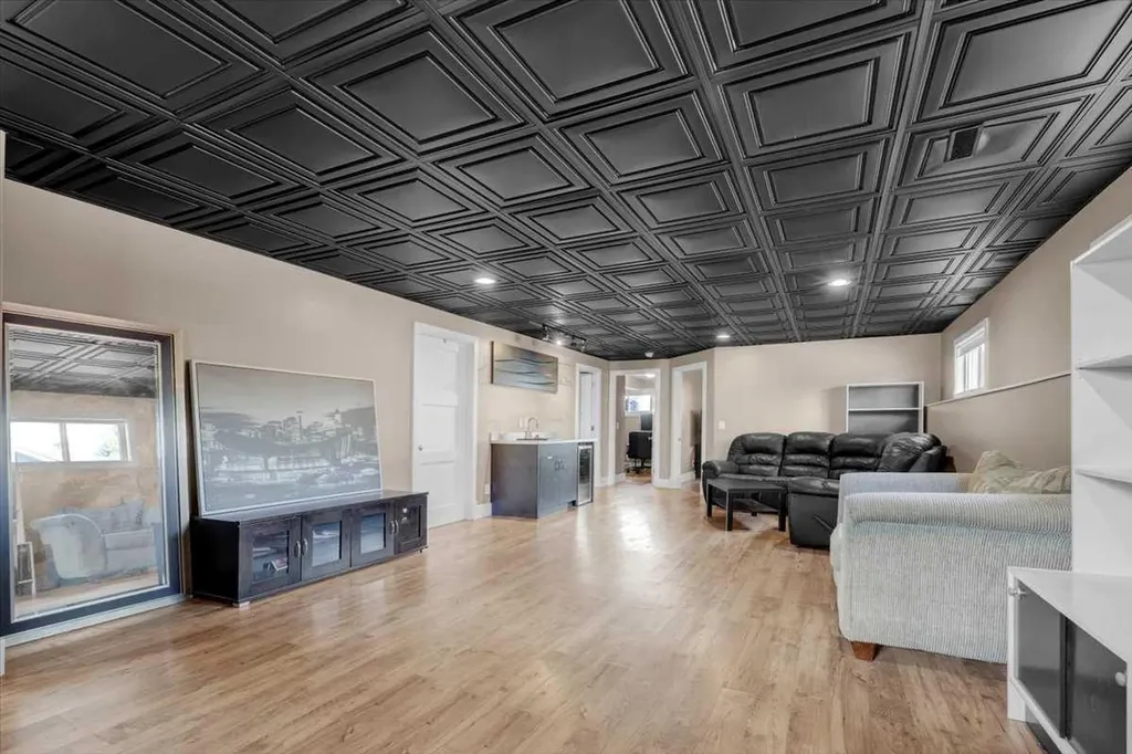 16207 Shawfield Drive SW Calgary AB t2y2v7
