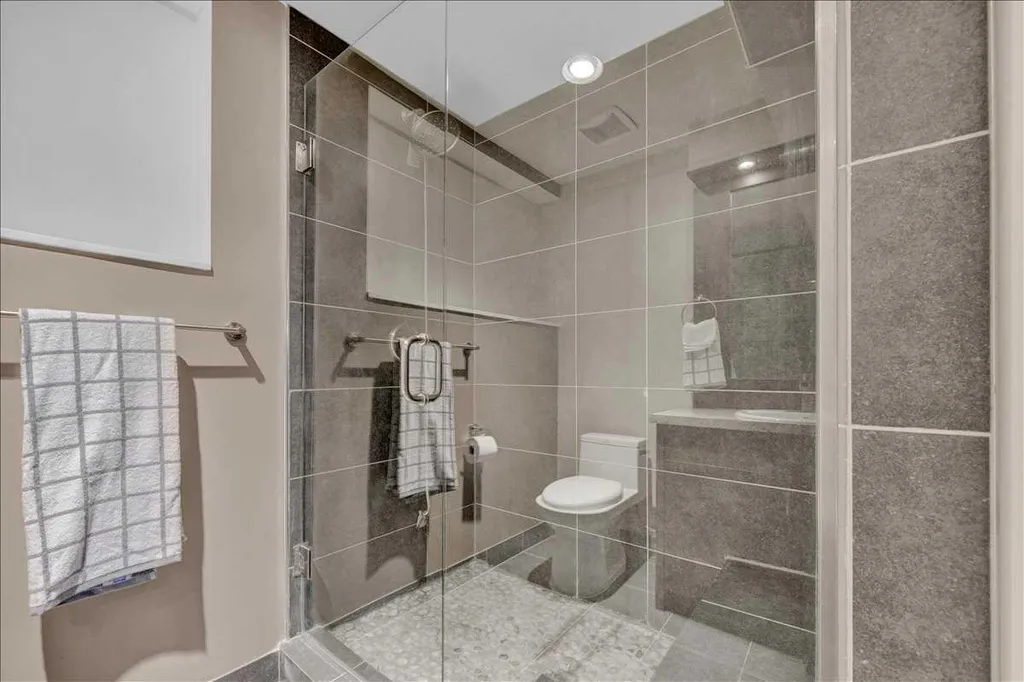 16207 Shawfield Drive SW Calgary AB t2y2v7