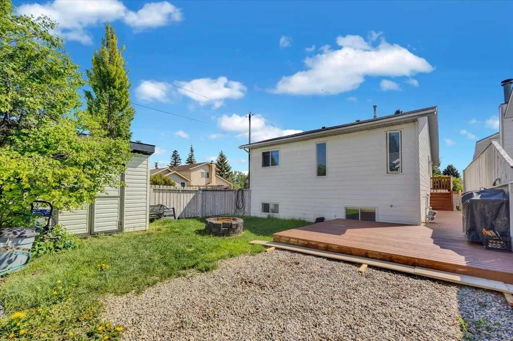 16207 Shawfield Drive SW Calgary AB t2y2v7