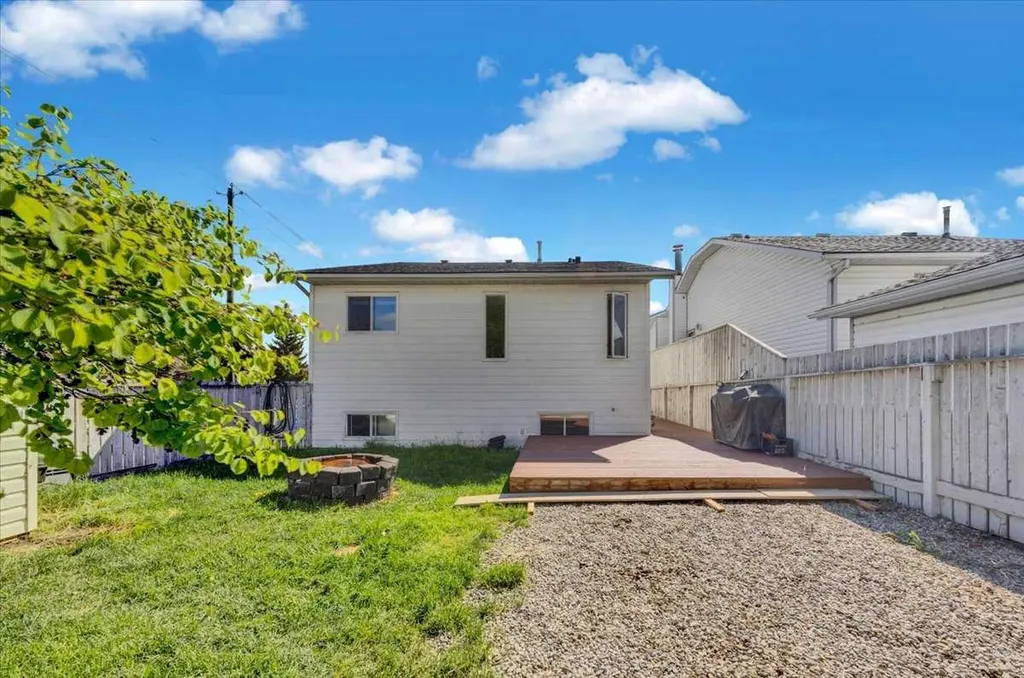 16207 Shawfield Drive SW Calgary AB t2y2v7