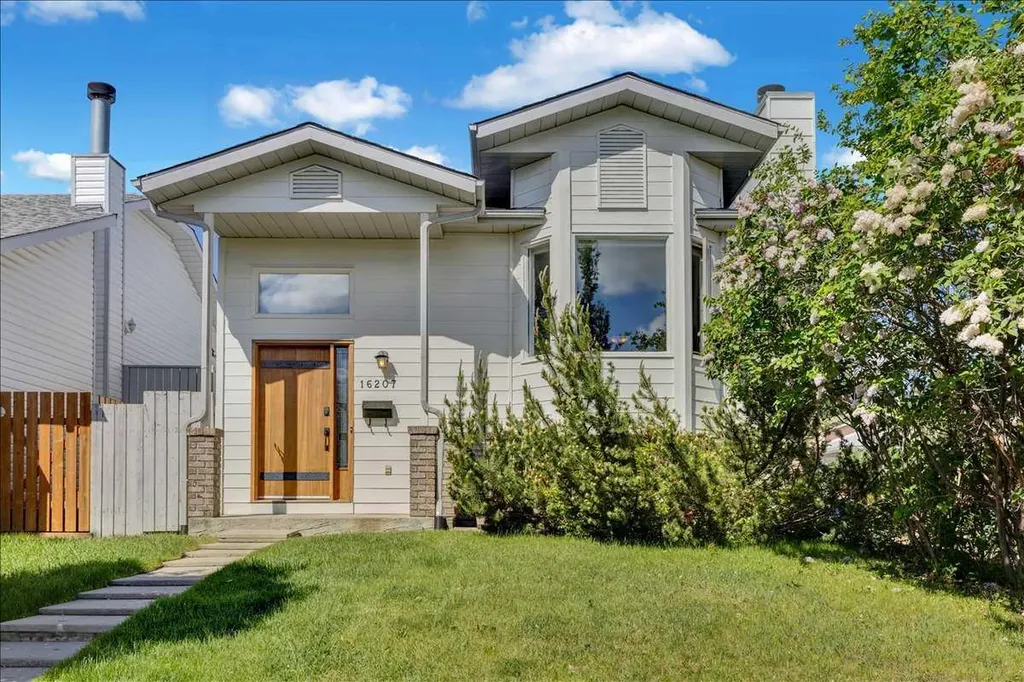 16207 Shawfield Drive SW Calgary AB t2y2v7