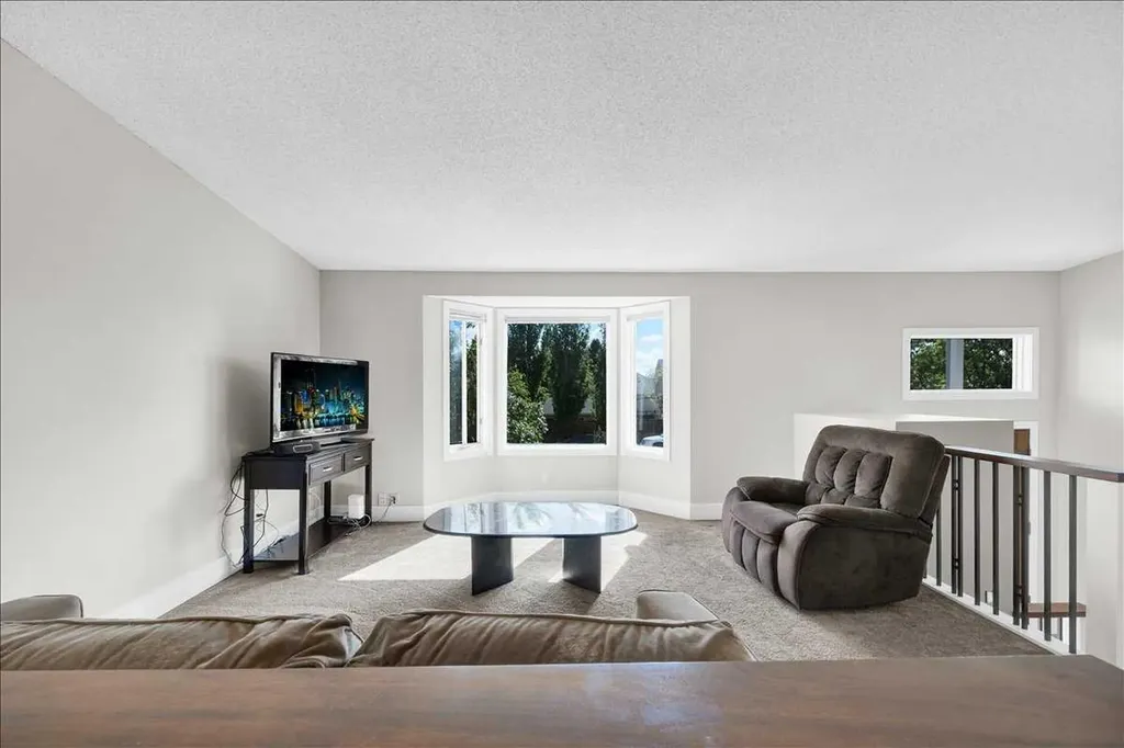 16207 Shawfield Drive SW Calgary AB t2y2v7