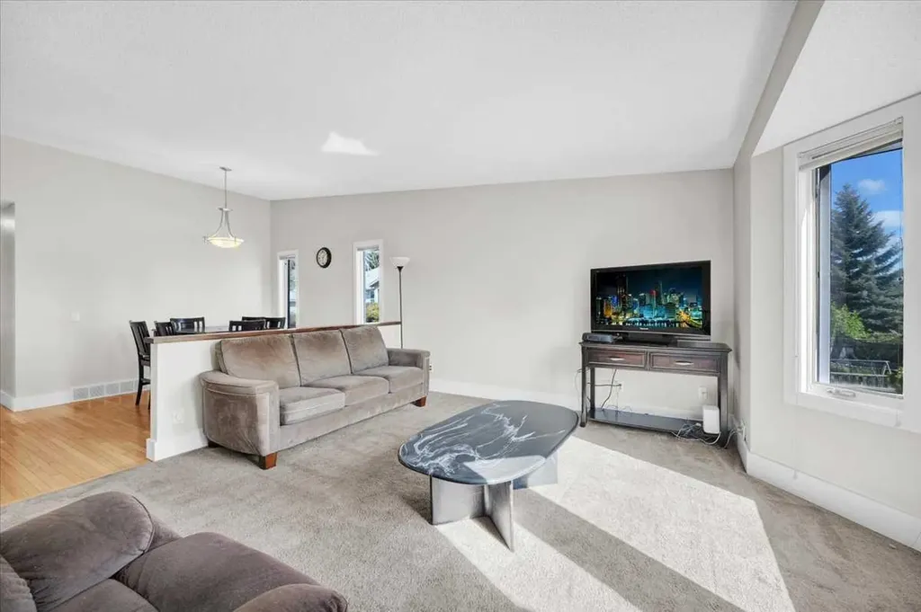 16207 Shawfield Drive SW Calgary AB t2y2v7