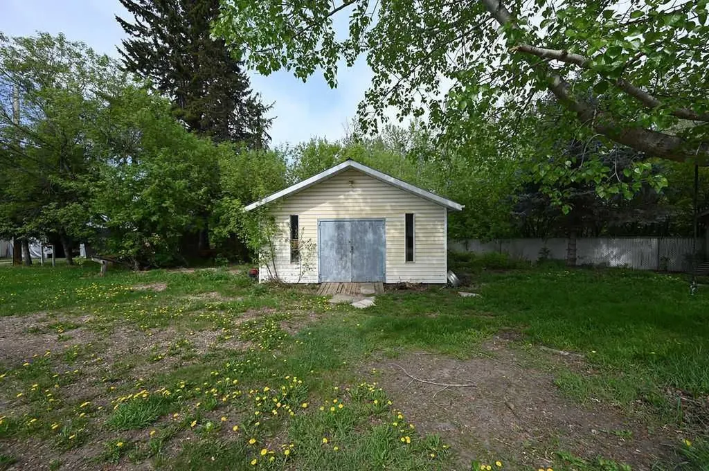 5002 52 Street Colinton AB T0G 0R0