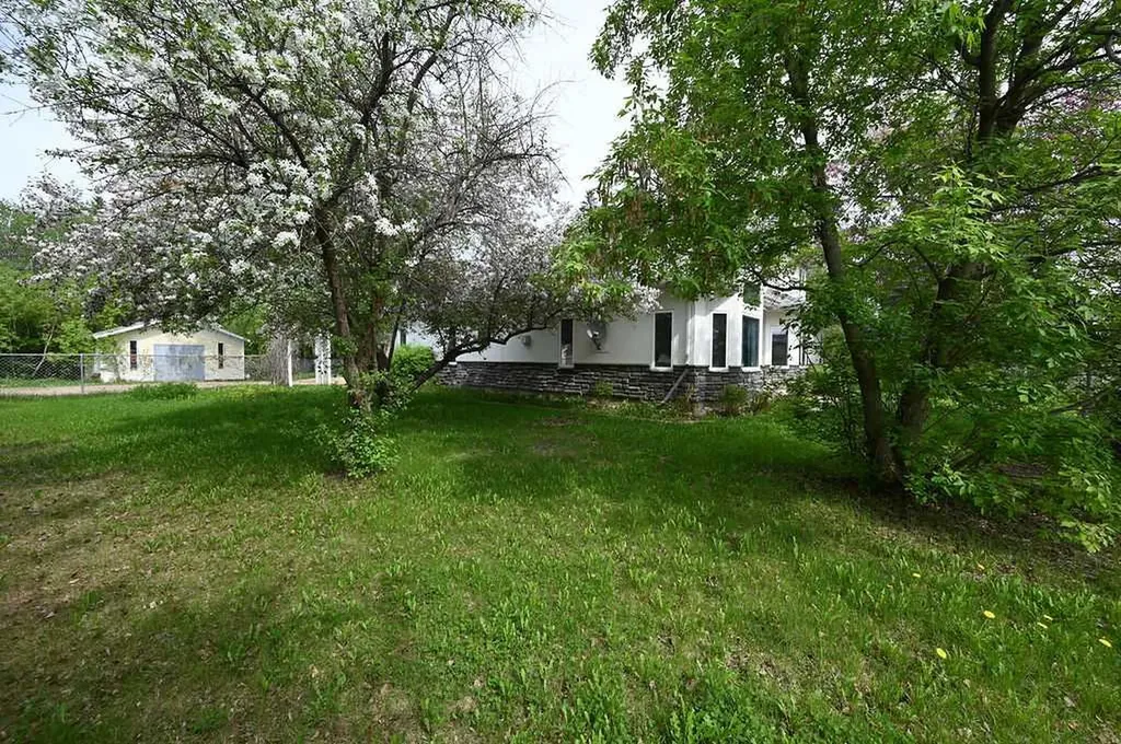 5002 52 Street Colinton AB T0G 0R0
