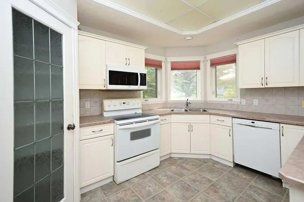 5002 52 Street Colinton AB T0G 0R0