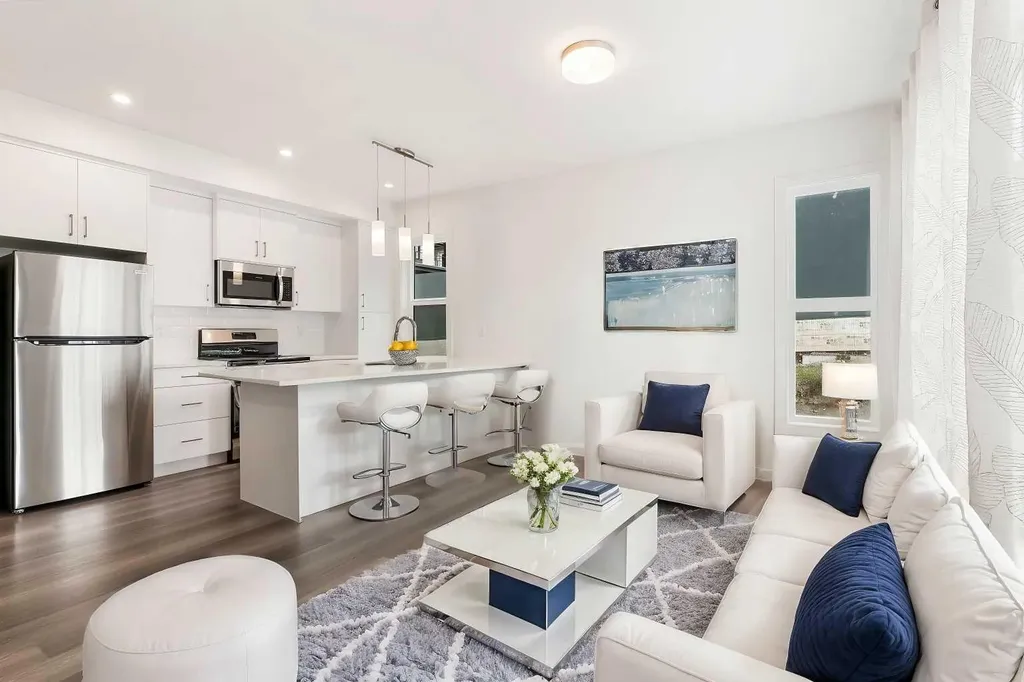 2117 81 Street SW Calgary AB T3H 6H5