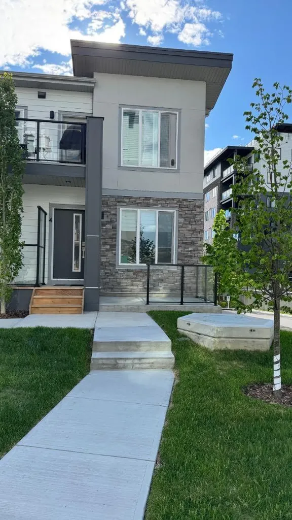 2117 81 Street SW Calgary AB T3H 6H5