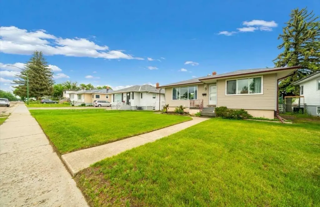 343 10 Street SW Medicine Hat AB T1A 4R6