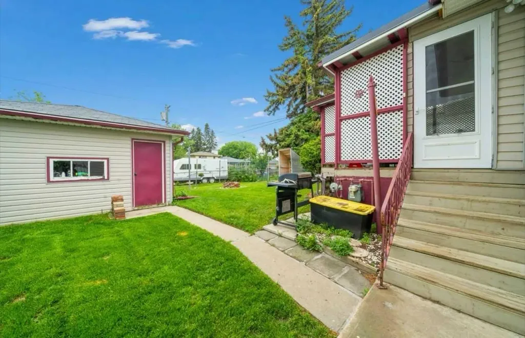 343 10 Street SW Medicine Hat AB T1A 4R6
