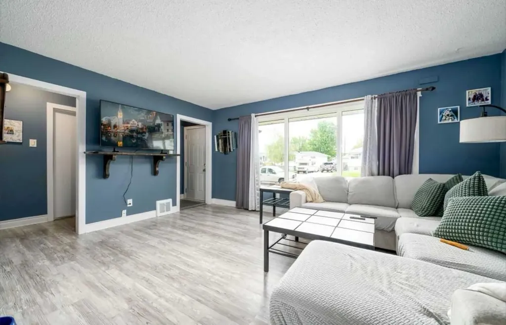 343 10 Street SW Medicine Hat AB T1A 4R6