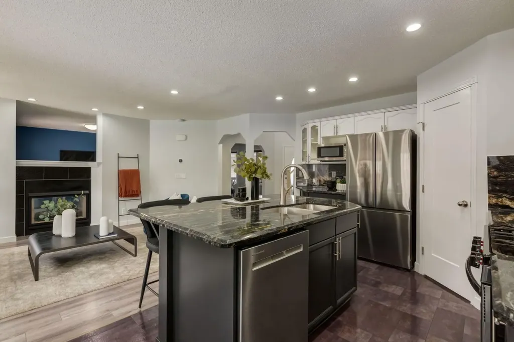 82 Hidden Ridge View NW Calgary AB T3A 5V8