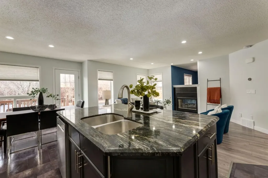 82 Hidden Ridge View NW Calgary AB T3A 5V8