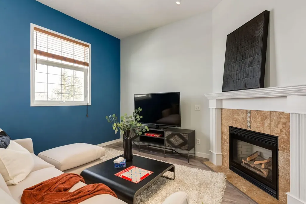 82 Hidden Ridge View NW Calgary AB T3A 5V8