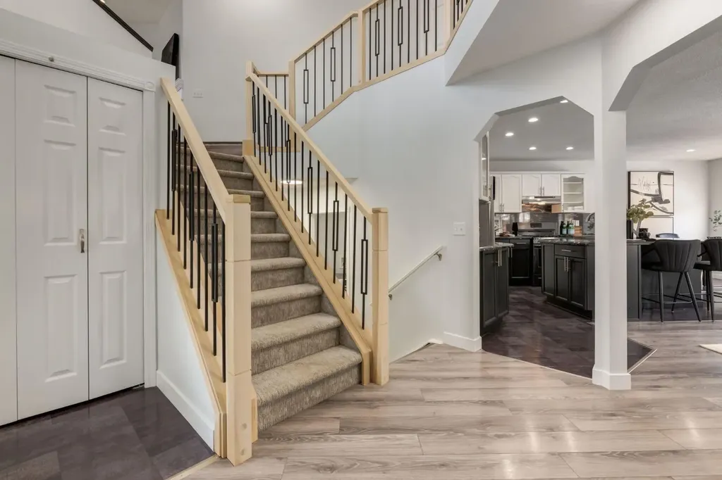 82 Hidden Ridge View NW Calgary AB T3A 5V8