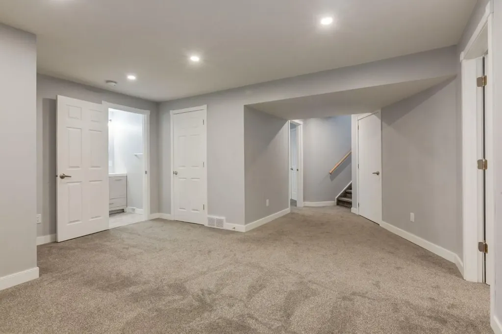 82 Hidden Ridge View NW Calgary AB T3A 5V8