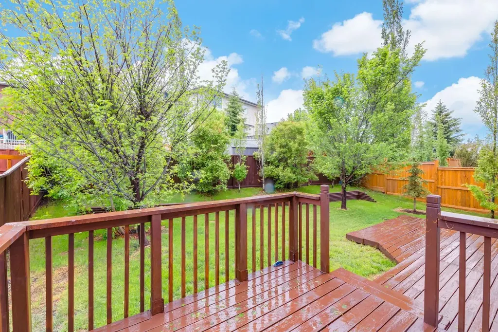 82 Hidden Ridge View NW Calgary AB T3A 5V8