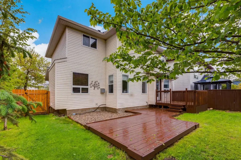 82 Hidden Ridge View NW Calgary AB T3A 5V8