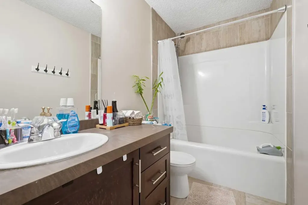 121 Sunbank Way SE Calgary AB T2X 2A5
