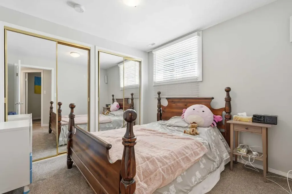 121 Sunbank Way SE Calgary AB T2X 2A5