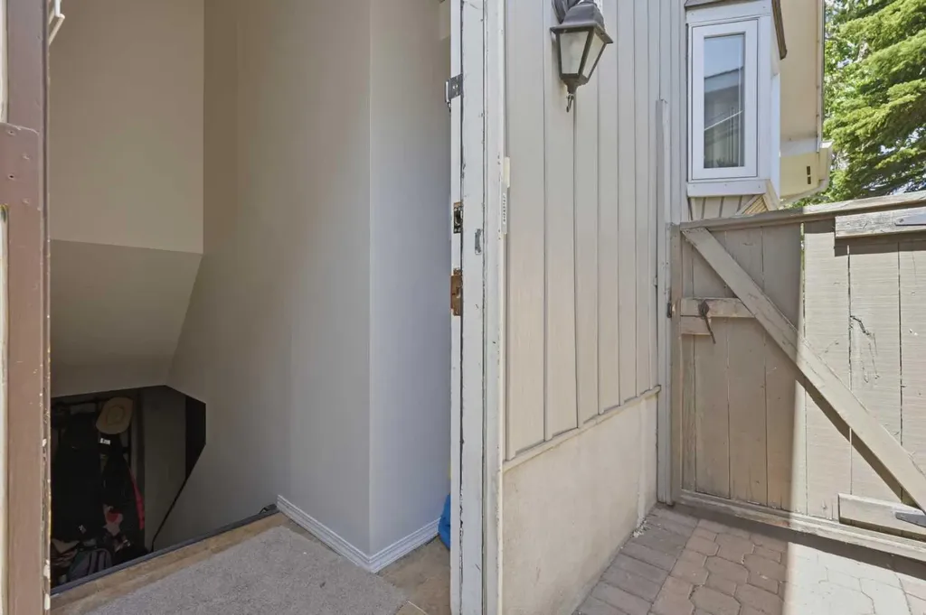 121 Sunbank Way SE Calgary AB T2X 2A5