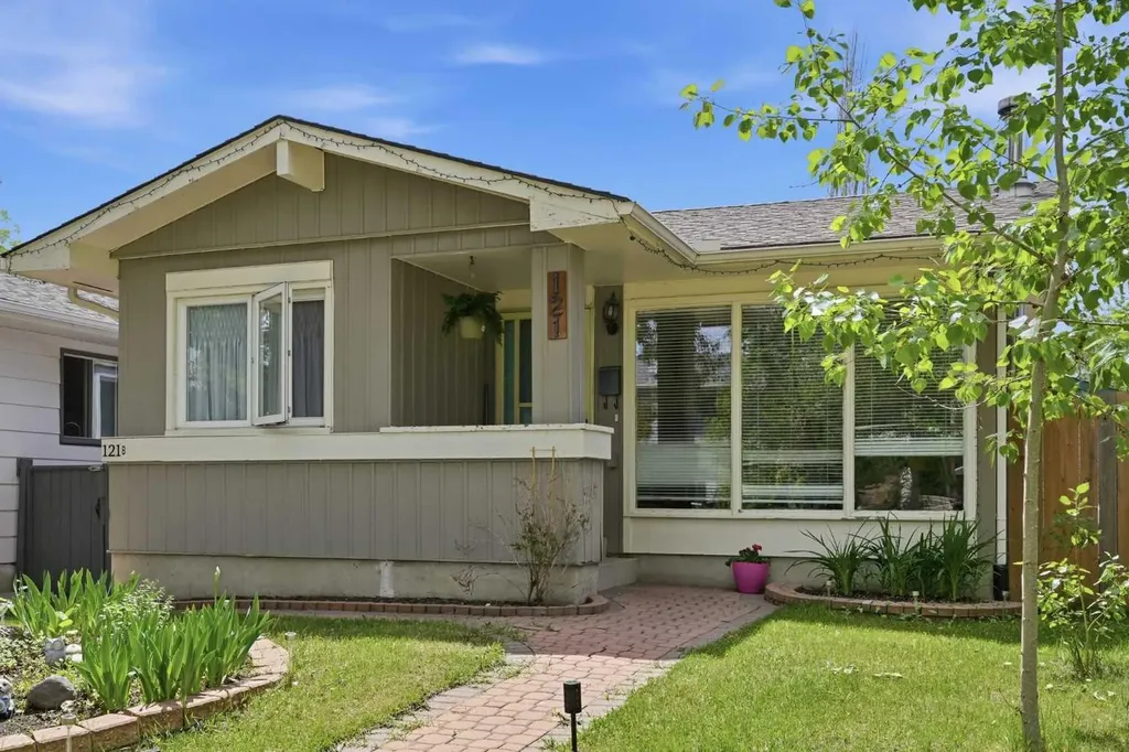121 Sunbank Way SE Calgary AB T2X 2A5