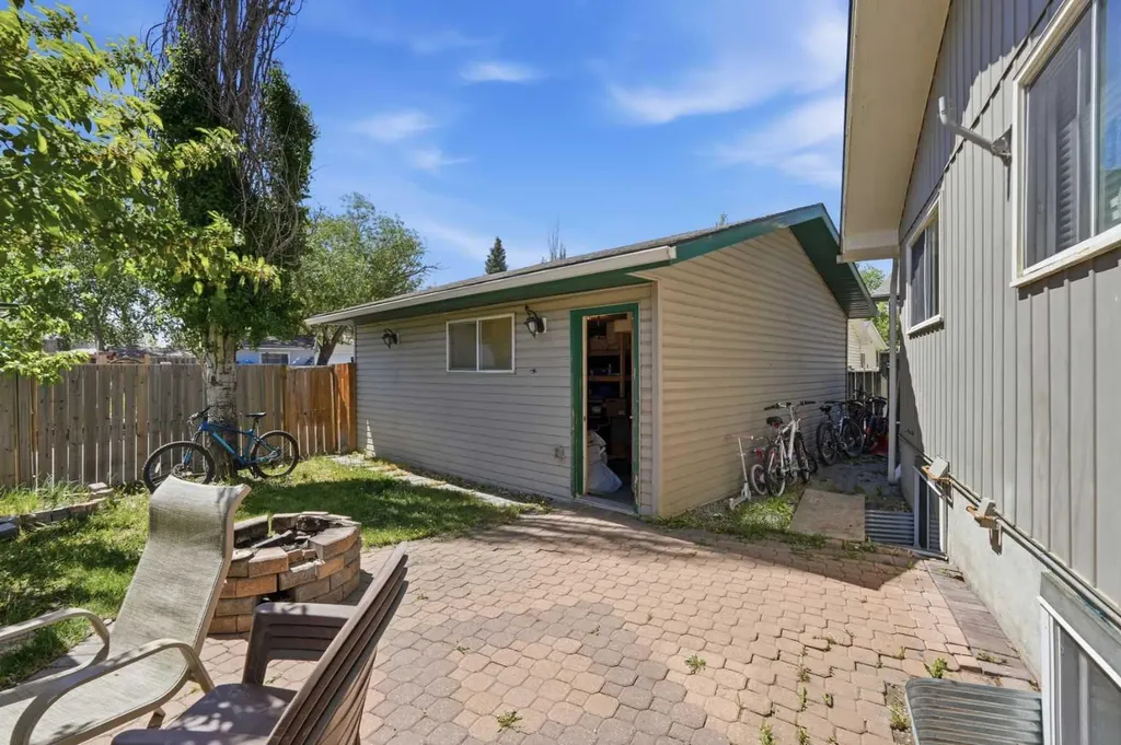 121 Sunbank Way SE Calgary AB T2X 2A5
