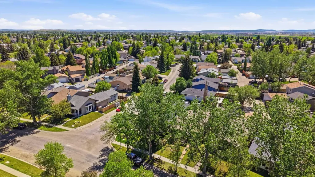 121 Sunbank Way SE Calgary AB T2X 2A5