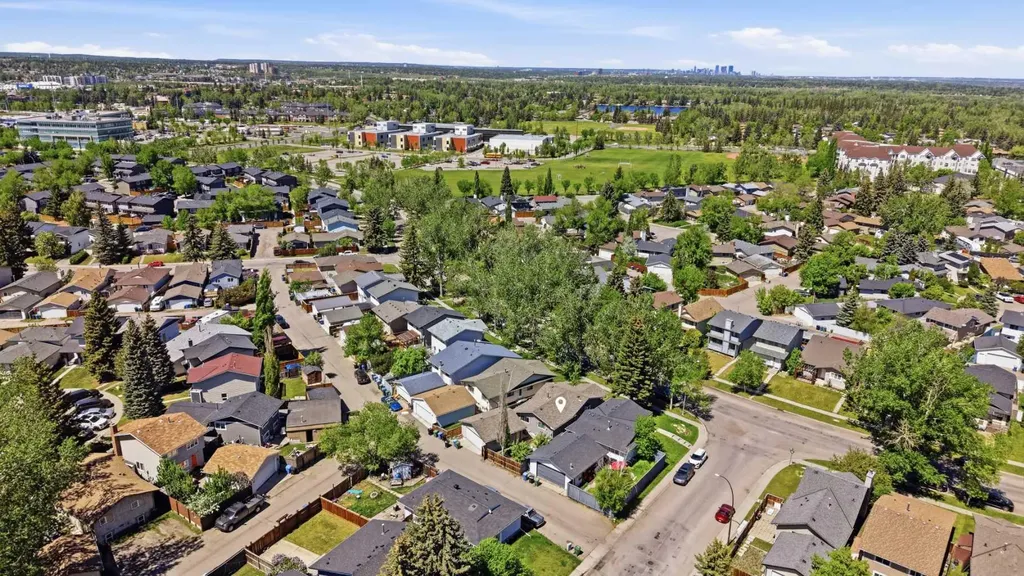 121 Sunbank Way SE Calgary AB T2X 2A5