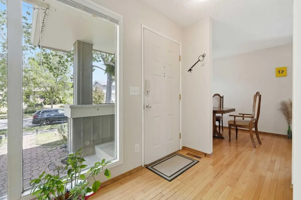 121 Sunbank Way SE Calgary AB T2X 2A5