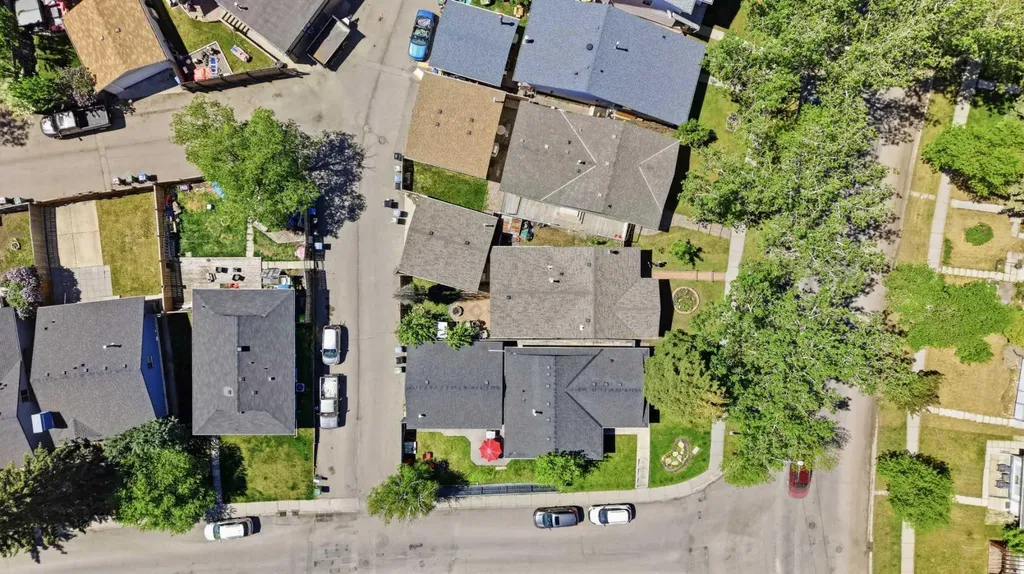 121 Sunbank Way SE Calgary AB T2X 2A5