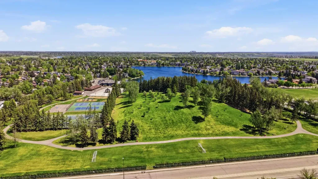 121 Sunbank Way SE Calgary AB T2X 2A5