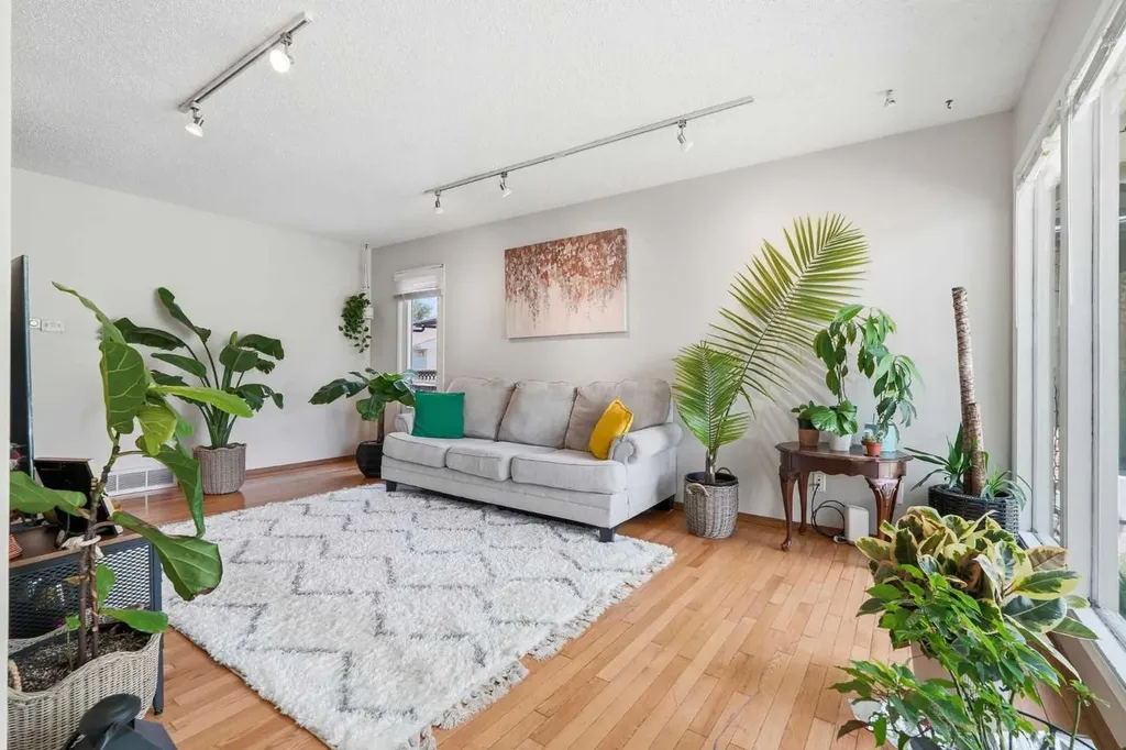121 Sunbank Way SE Calgary AB T2X 2A5